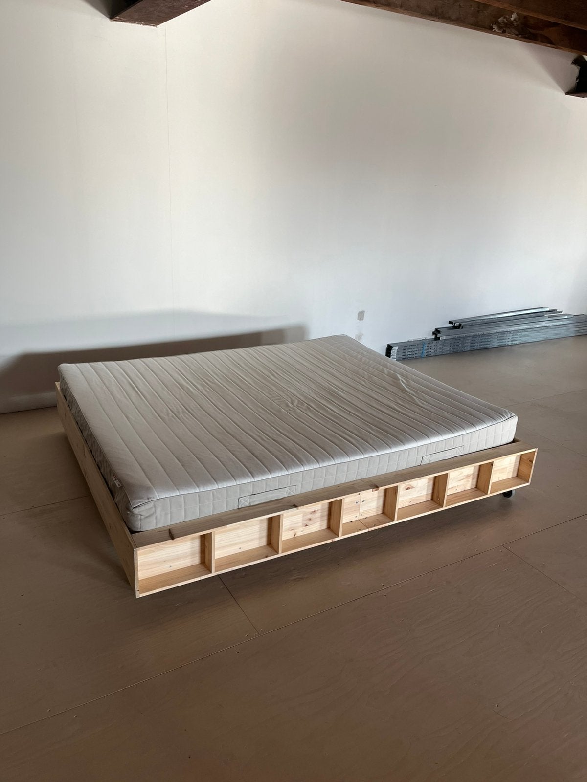 Bed en Matras 160cm, Ophalen, Bruin, Tweepersoons, Zo goed als nieuw