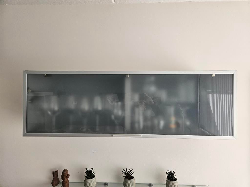 Enzo Luca Italiaanswandkast hoogglans grijs met glazen deur, Huis en Inrichting, Ophalen, Zo goed als nieuw, 25 tot 50 cm