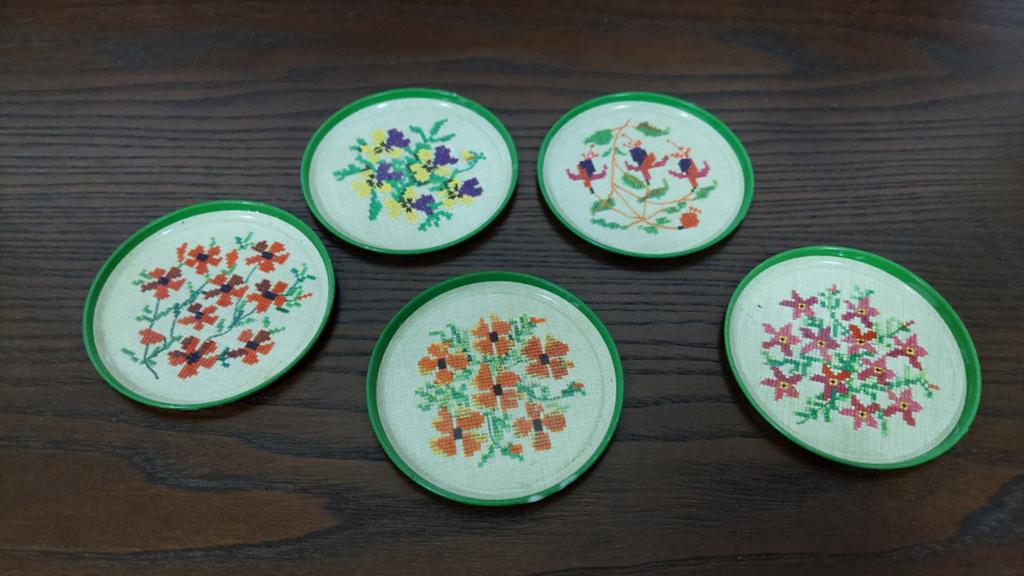 Reteo onderzetters met foto van geborduurde bloemen, Ophalen of Verzenden