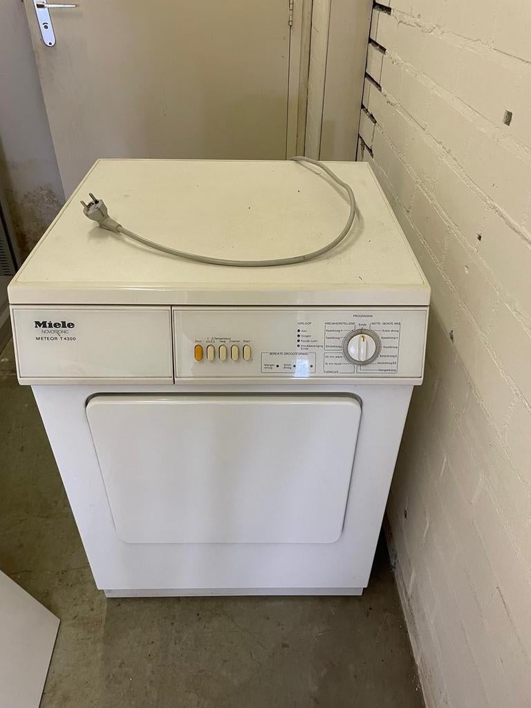 Miele Meteor T4300 Luchtafvoerdroger, Ophalen, 6 tot 8 kg, Gebruikt, Luchtafvoer