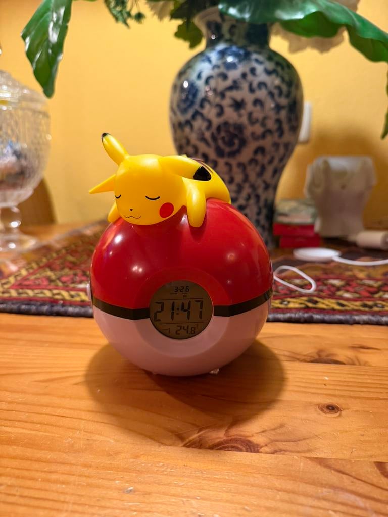 Pokemon Pokeball Pikachu radiowekker en lampje, Ophalen of Verzenden, Gebruikt, Overige typen