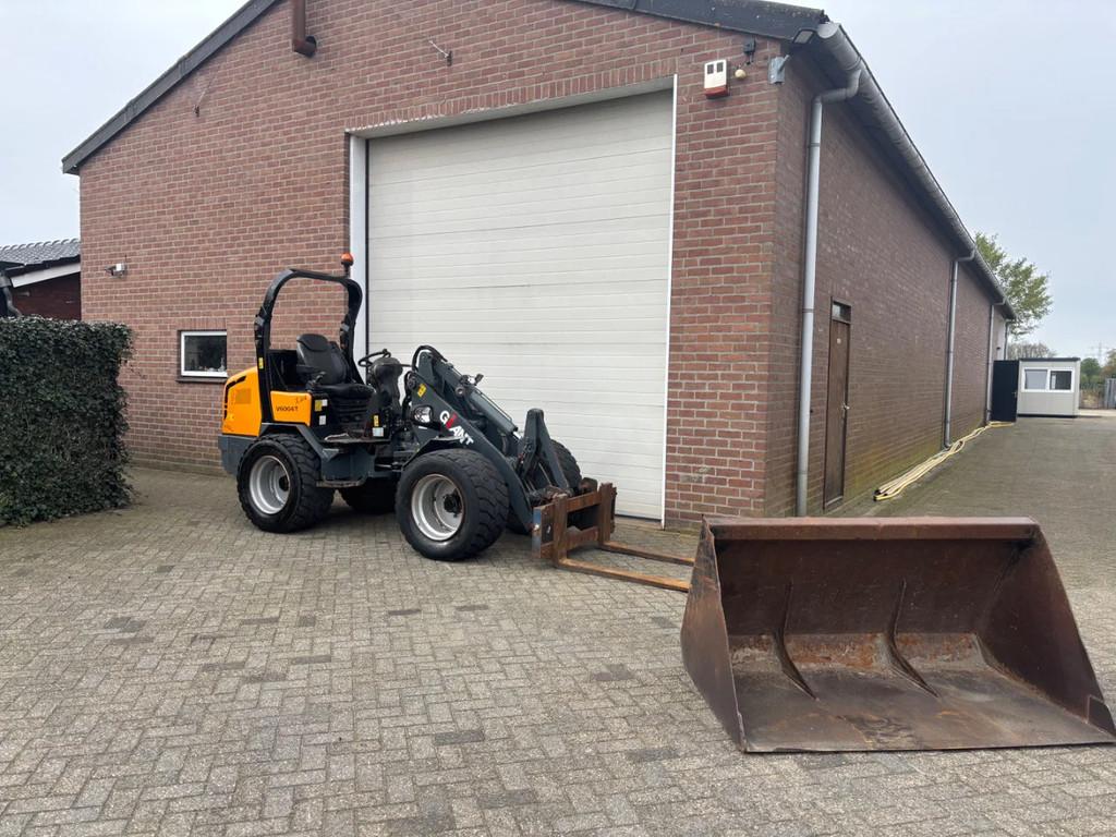 Giant V6004 T X-TRA Kniklader shovel (bj 2012), Wiellader of Shovel