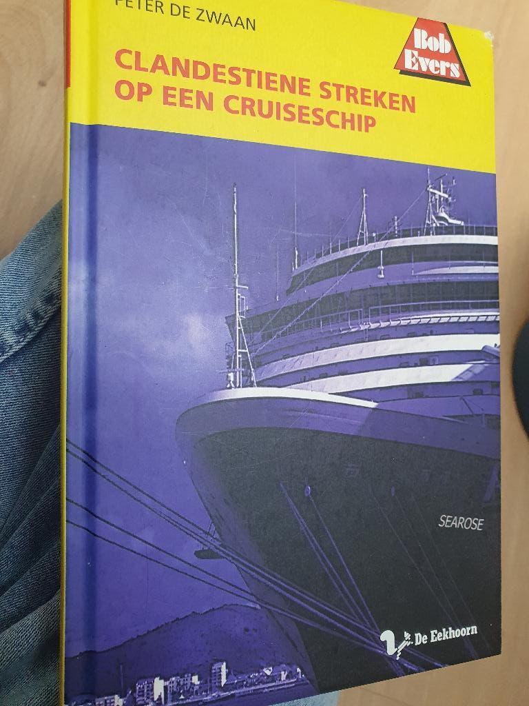Clandestiene streken op een cruiseschip, Ophalen of Verzenden, Zo goed als nieuw