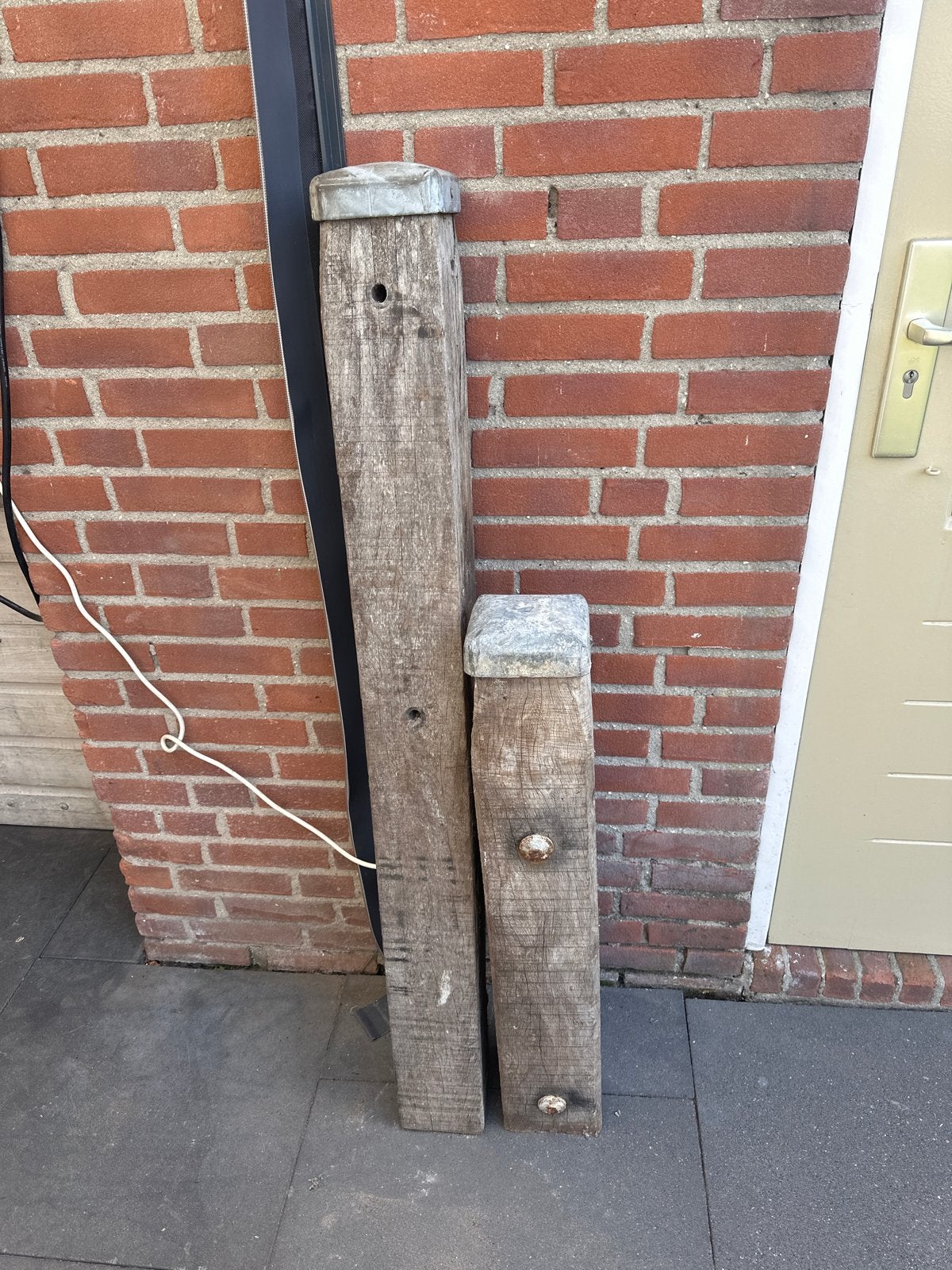 Zeeuwse Houten palen met metalen dop - Gebruikt, Ophalen, Gebruikt, Palen, Hardhout