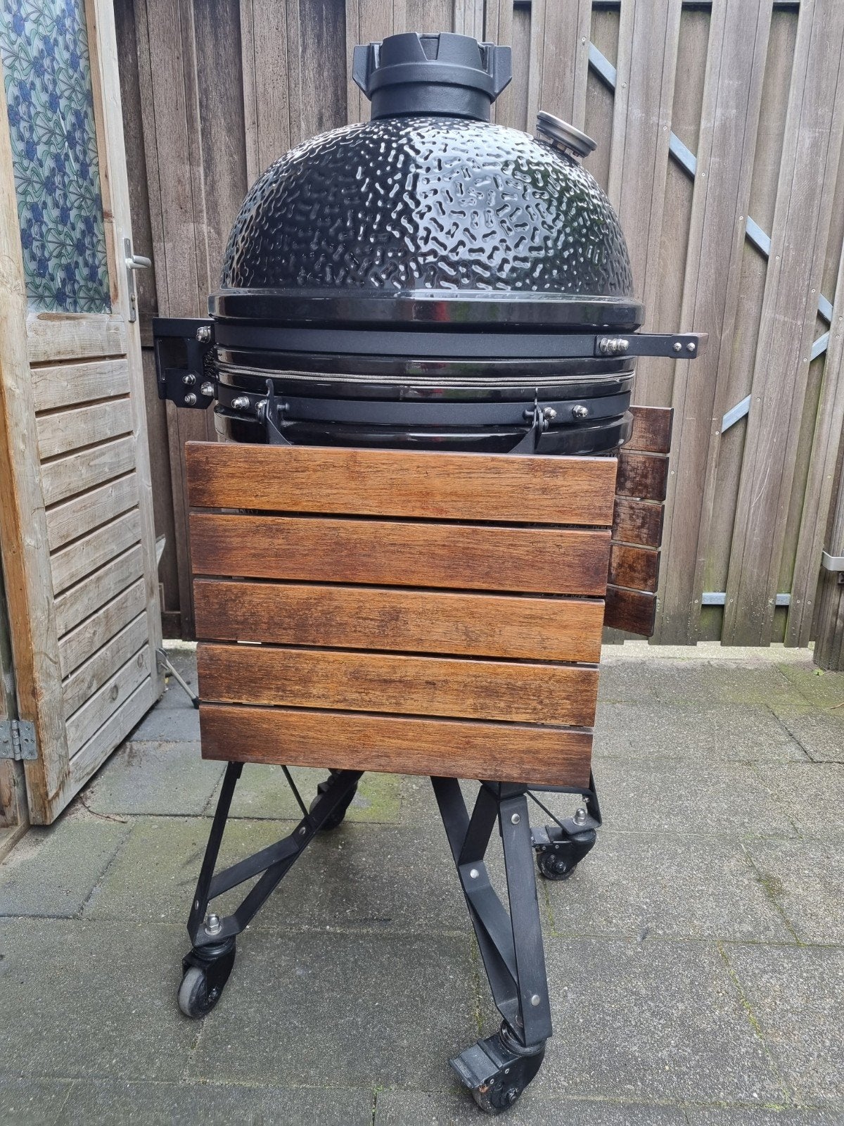 The Bastard Kamado BBQ Large compleet met veel accessoires, Ophalen, Zo goed als nieuw, The Bastard