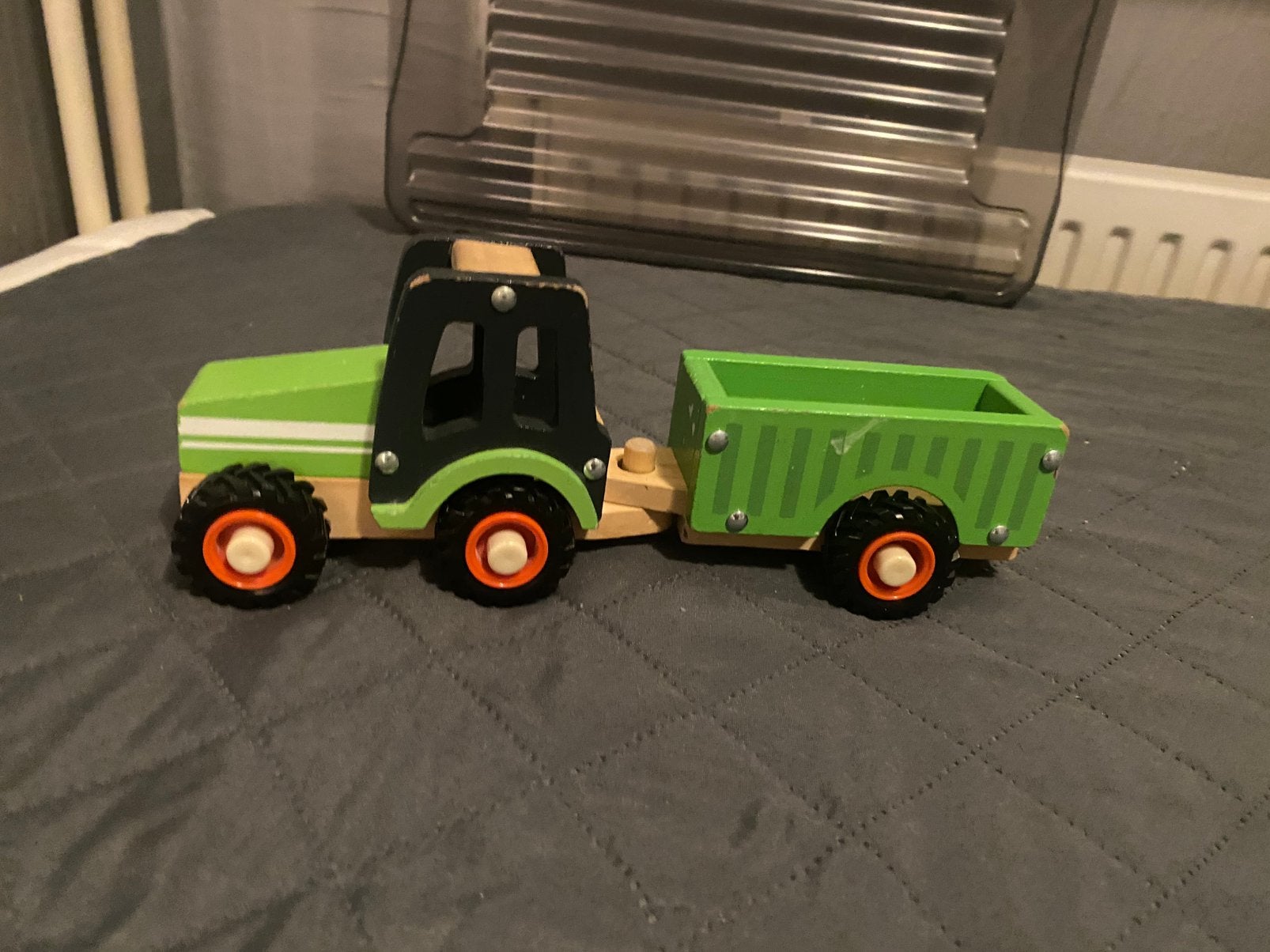 Houten tractor met aanhanger, Ophalen of Verzenden, Zo goed als nieuw