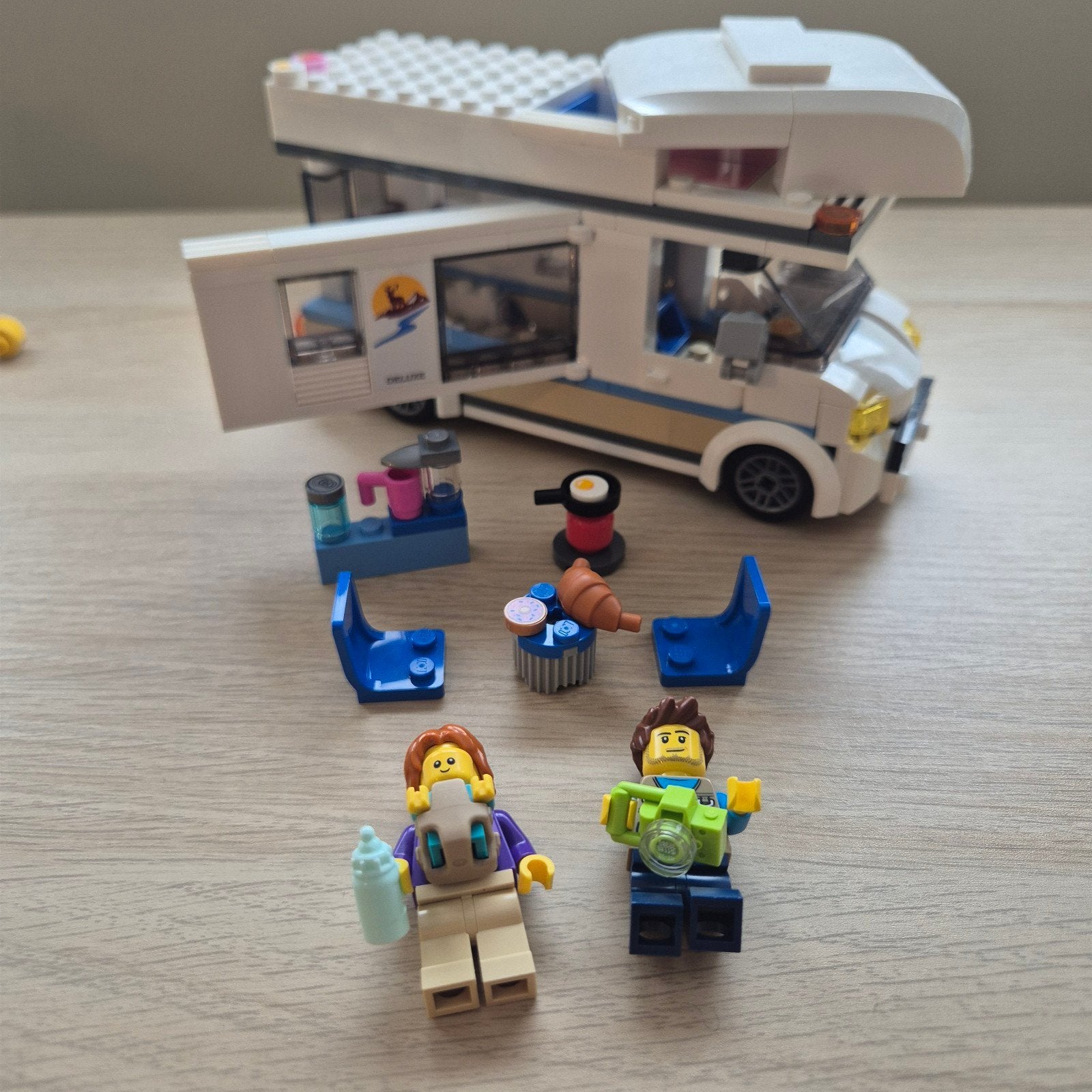 LEGO City 60283 Vakantie Camper, Ophalen of Verzenden, Zo goed als nieuw