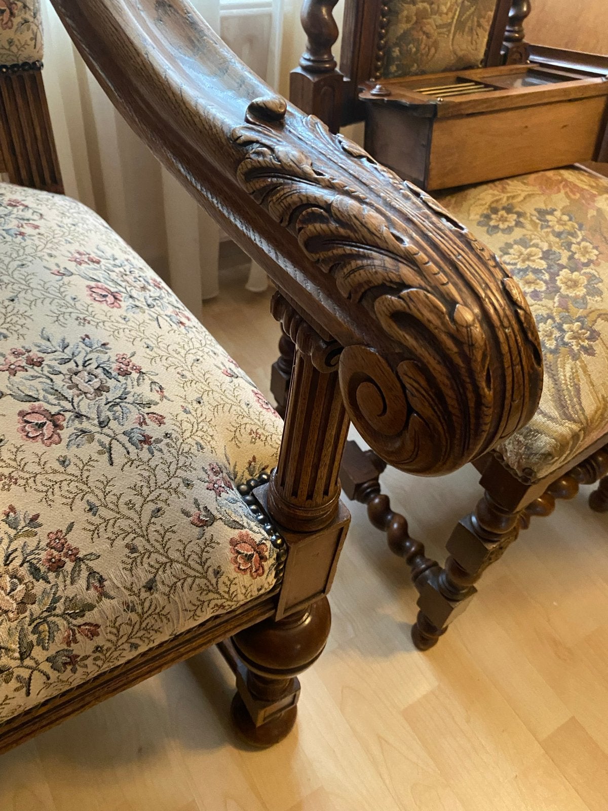 Antieke Eikenhouten Fauteuil met Bloemmotief Bekleding, Ophalen of Verzenden