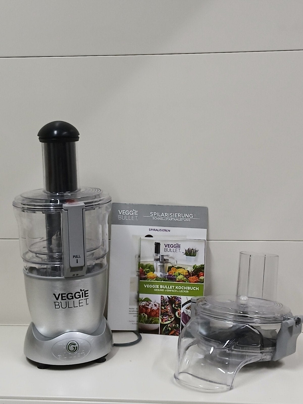 Veggie Bullet - Groentesnijder en Spiraalsnijder, Ophalen, 1 tot 2 liter, Zo goed als nieuw, Vaatwasserbestendig