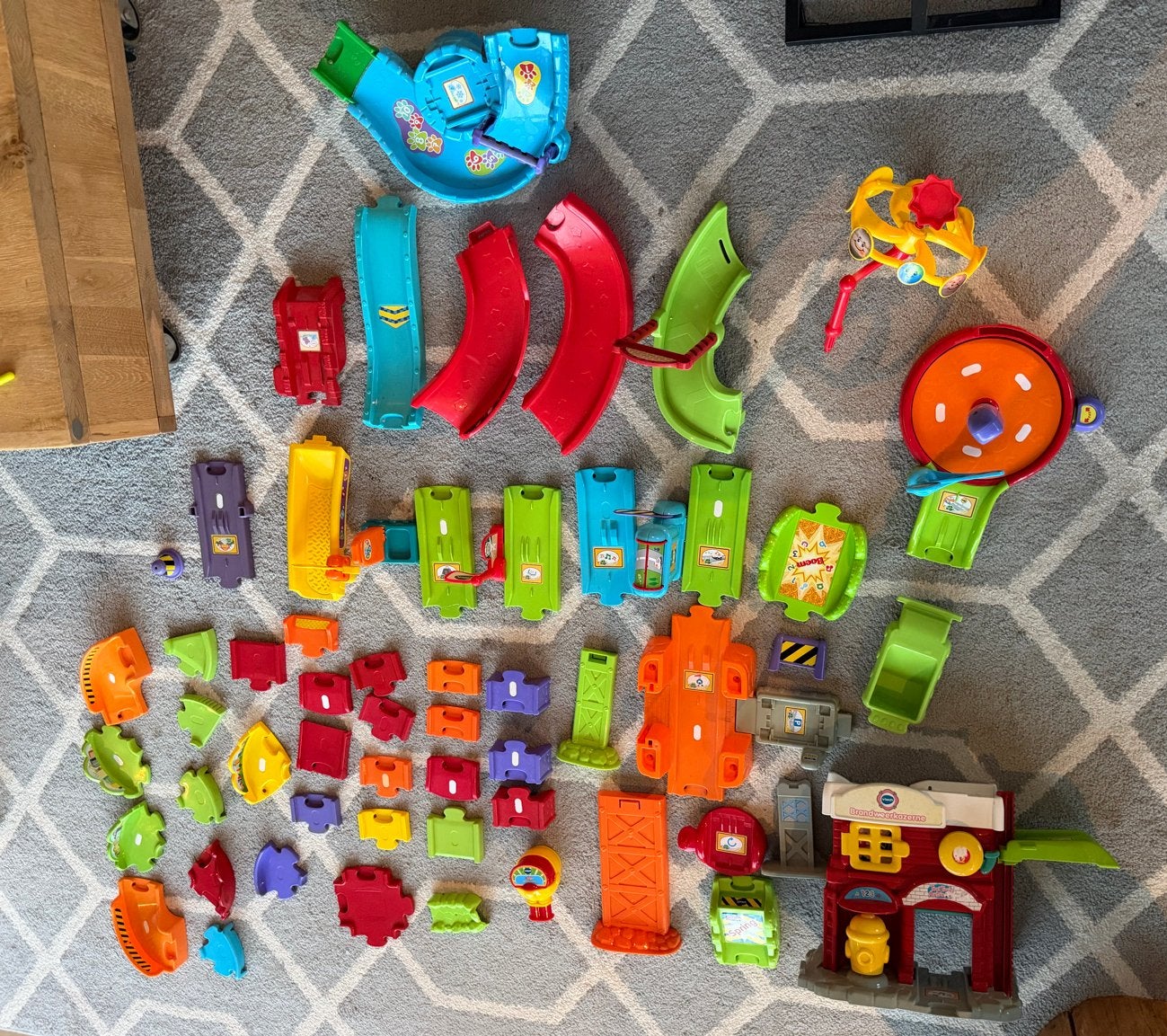 VTech Toet Toet Auto's onderdelen en brandweerkazerne, Ophalen, Gebruikt, Bouwen, Met licht