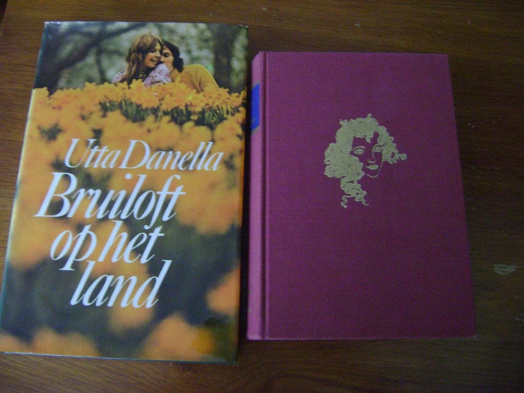 UTTA DANELLA boeken (2x), Ophalen of Verzenden, Gelezen