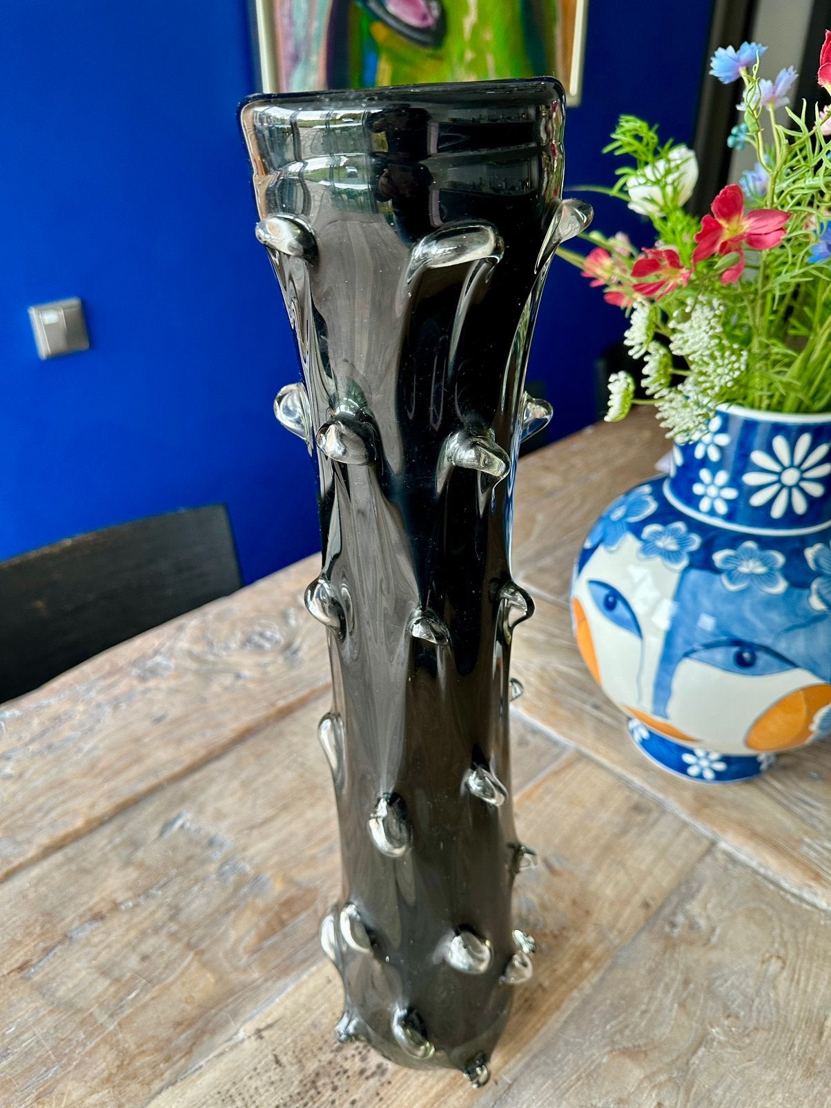 Designobject vaas inktzwart met doorzichtige doorns, Antiek en Kunst, Zwart, 52 cm, Vaas, Massief