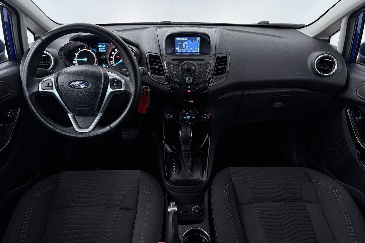 Foto 3 van Ford Fiesta 1.0 EcoBoost Titanium Automaat (NAVIGATIE, CRUIS