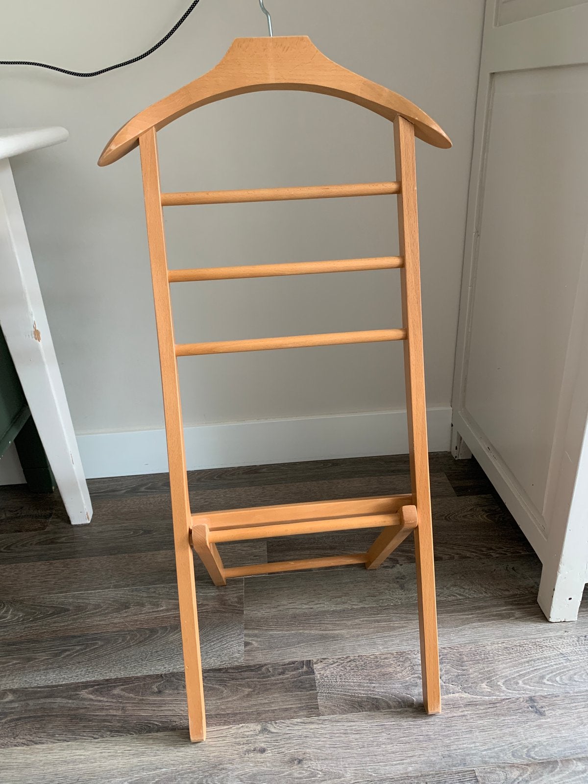 Mooie dress-boy/ kledingrek hout, inklapbaar, Ophalen, Gebruikt