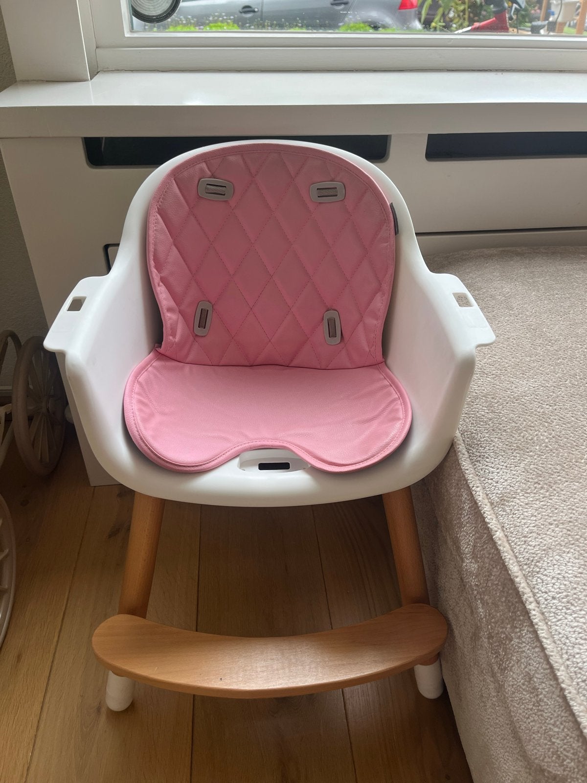 Kinderstoel laag model - mag weg voor klein prijsje, Kinderen en Baby's, Kinderstoelen, Ophalen of Verzenden, Gebruikt, Overige typen