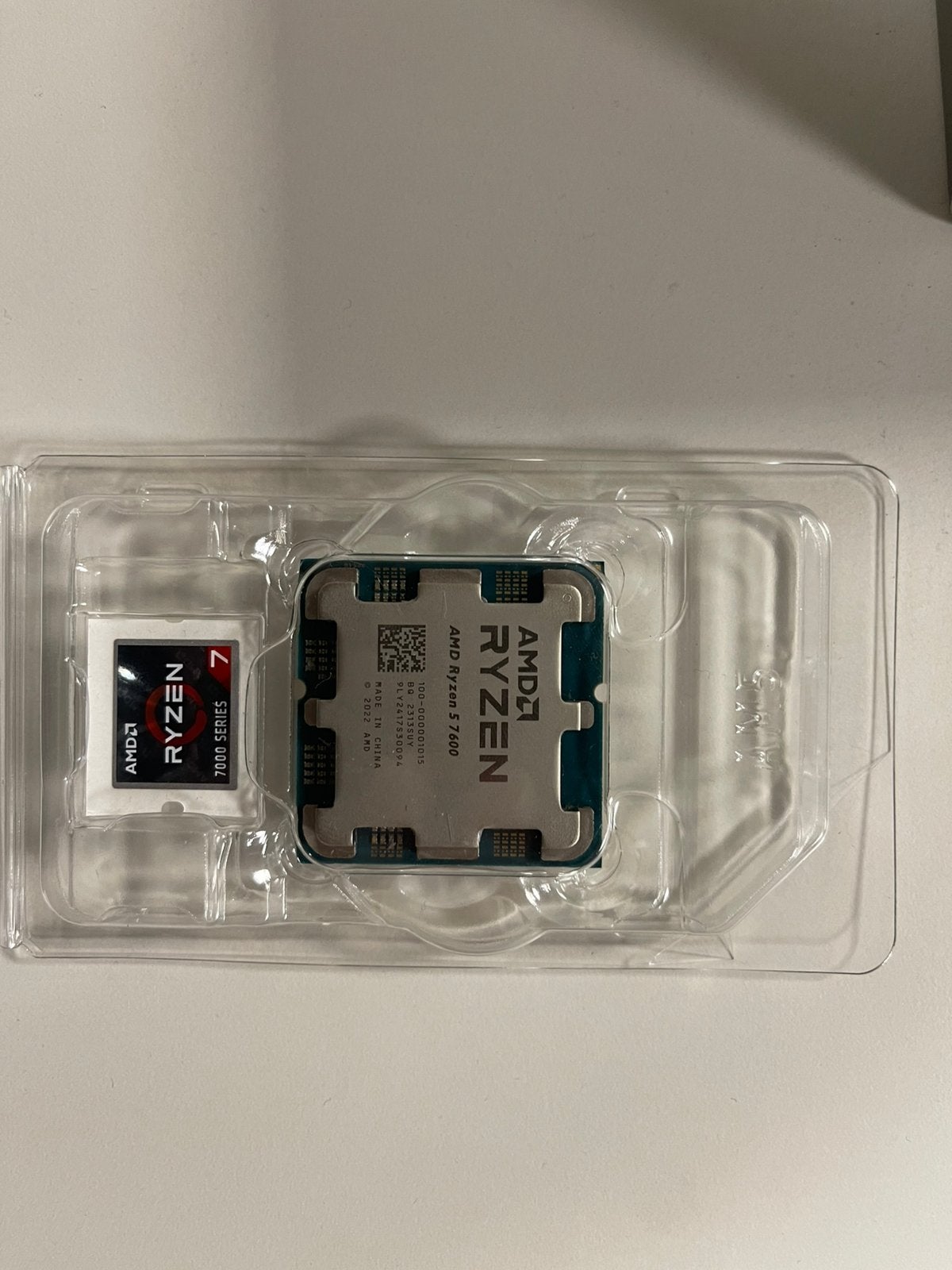 Ryzen 5 7600 box version, Computers en Software, Ophalen of Verzenden, Zo goed als nieuw, 3 tot 4 Ghz