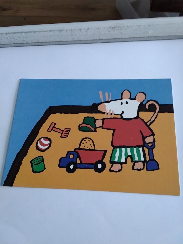 MUIS SPEELT IN ZANDBAK. - LUCY COUSINS  2000, 33 - 40 uur, Overige vormen
