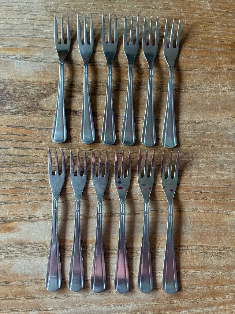 12 Vintage Sola GZ 640 gebaksvorkjes (smal), Antiek en Kunst, Antiek | Bestek, Ophalen of Verzenden