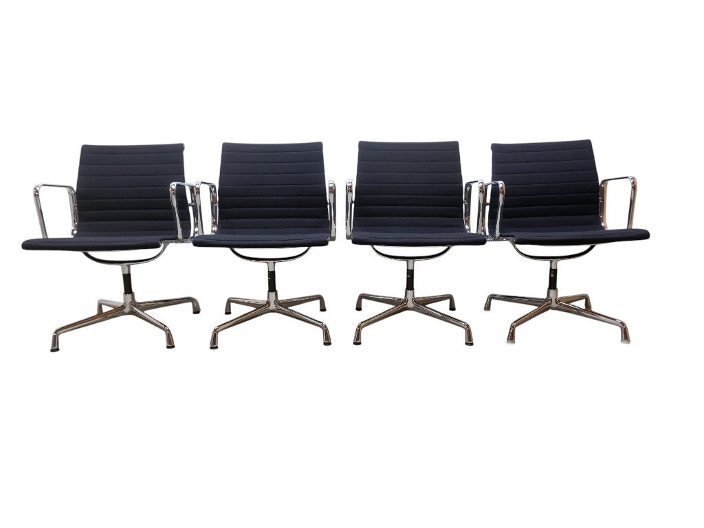 Set van 4 Vitra EA 108 stoelen, zwart hopsak, Ophalen, Gebruikt, Zwart, Rijksstraatweg 37 Wilp