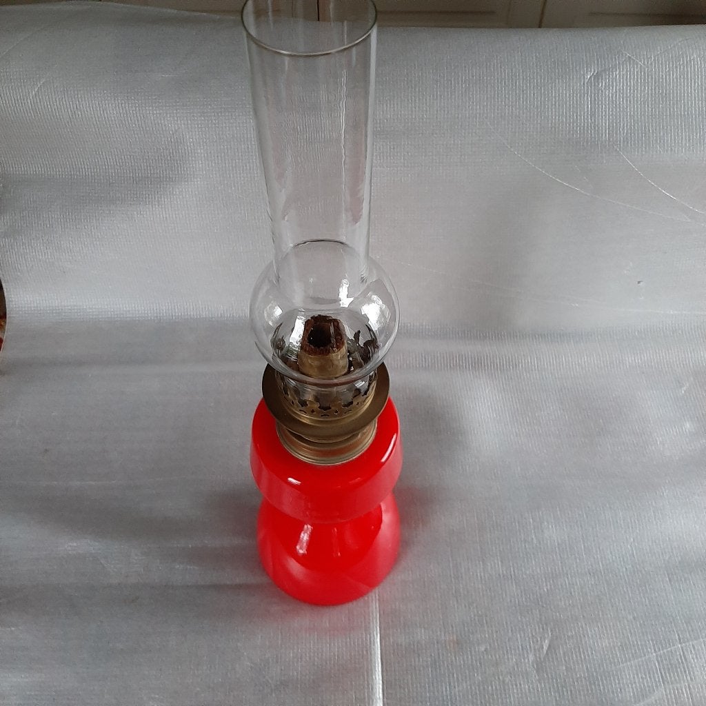 Antieke, staande olielamp rood glas, Ophalen