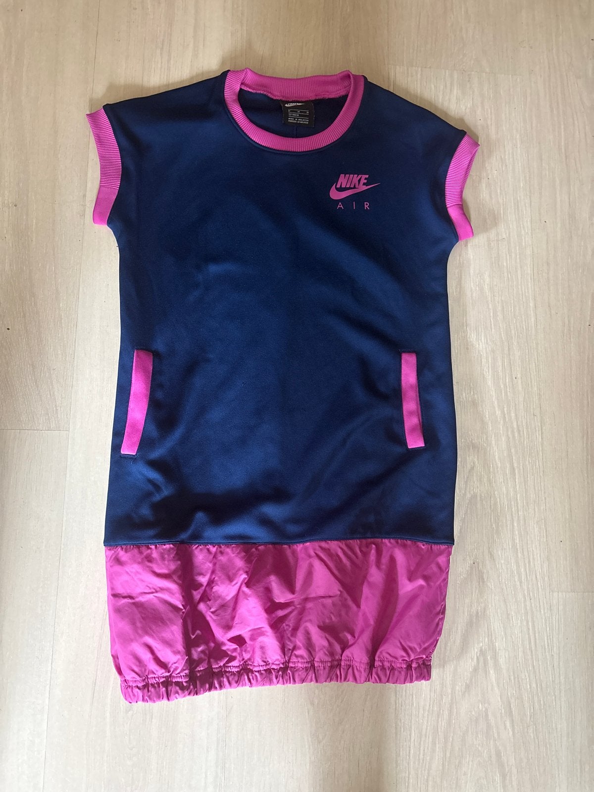Nike Air jurk donkerblauw met roze., Kleding | Dames, Ophalen, Blauw, Zo goed als nieuw, Maat 36 (S)
