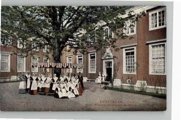 Amsterdam Burgerweeshuis  2 mooie ex. met weeskinderen 1910, Verzamelen, Ophalen of Verzenden, Voor 1920, Gelopen, Noord-Holland