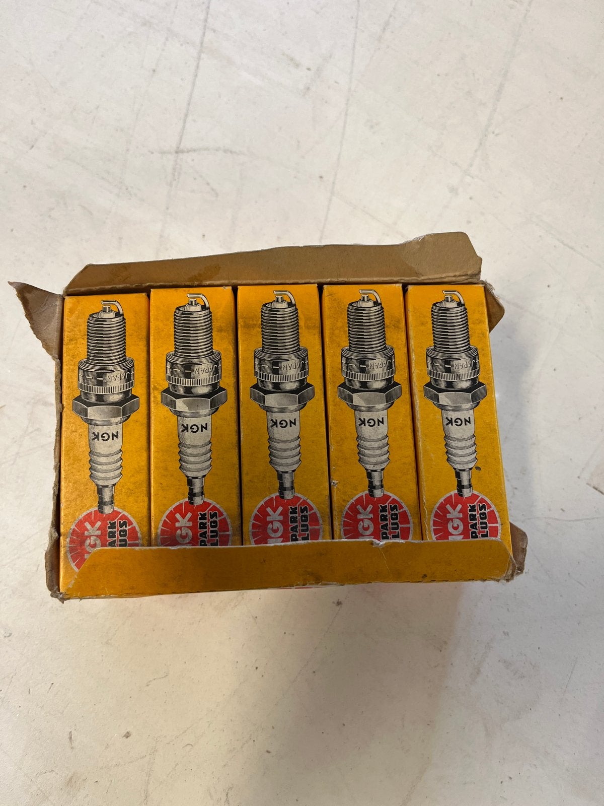 10 stuks NGK AP6FS Bougies - Nieuw in doos, Ophalen, Nieuw, Universele onderdelen