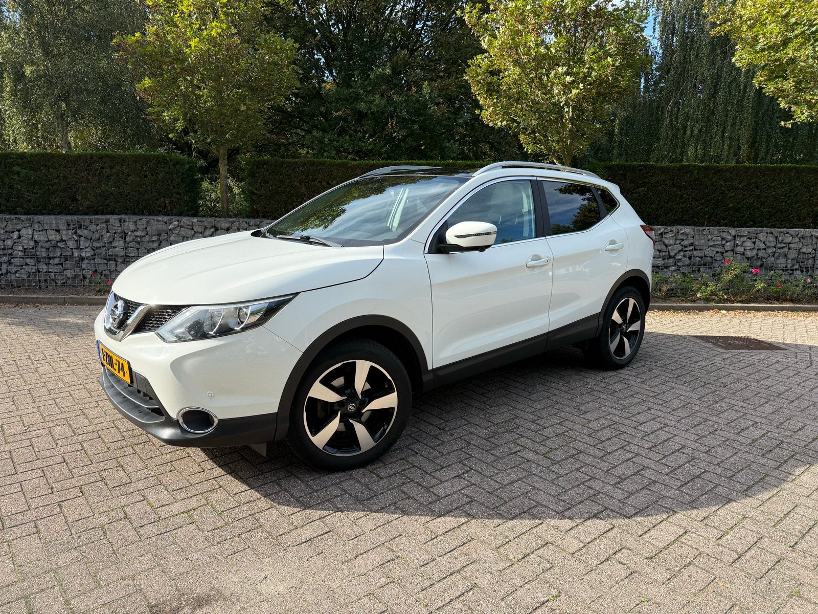 Nissan Qashqai 3 maanden garantie |automaat | panoramadak |, Auto's, Automaat, 680 kg, 4 cilinders, Wit