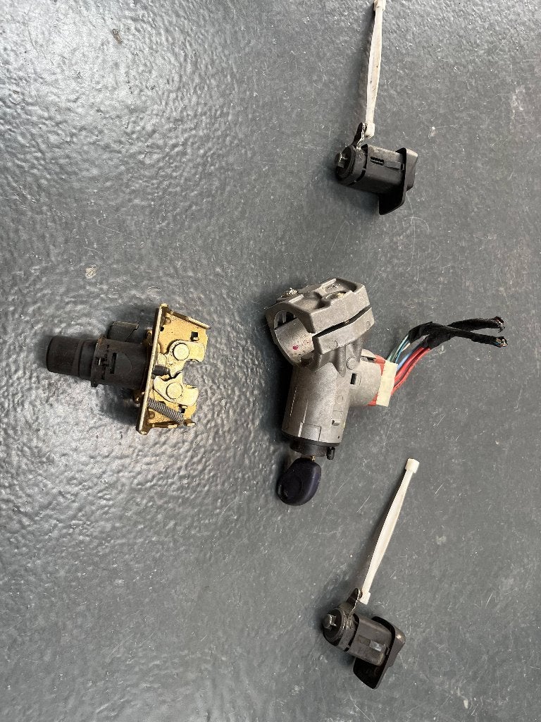 fiat panda 141 sloten set, Ophalen, Gebruikt, Voor, Spatbord