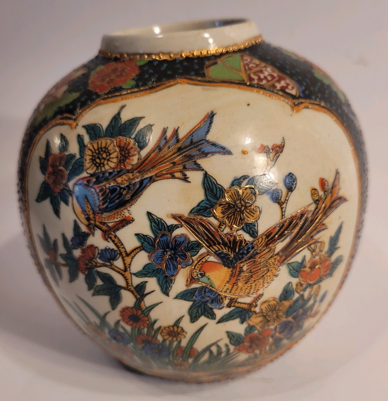 Vintage Chinese vaas met vogel- en bloemmotieven, Antiek en Kunst, Antiek | Vazen, Ophalen of Verzenden