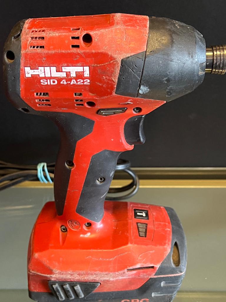 Hilti SID 4-A22 Slagschroefmachine 1 Accu + Lader, Ophalen of Verzenden, Gebruikt, Boor- en/of Breekhamer