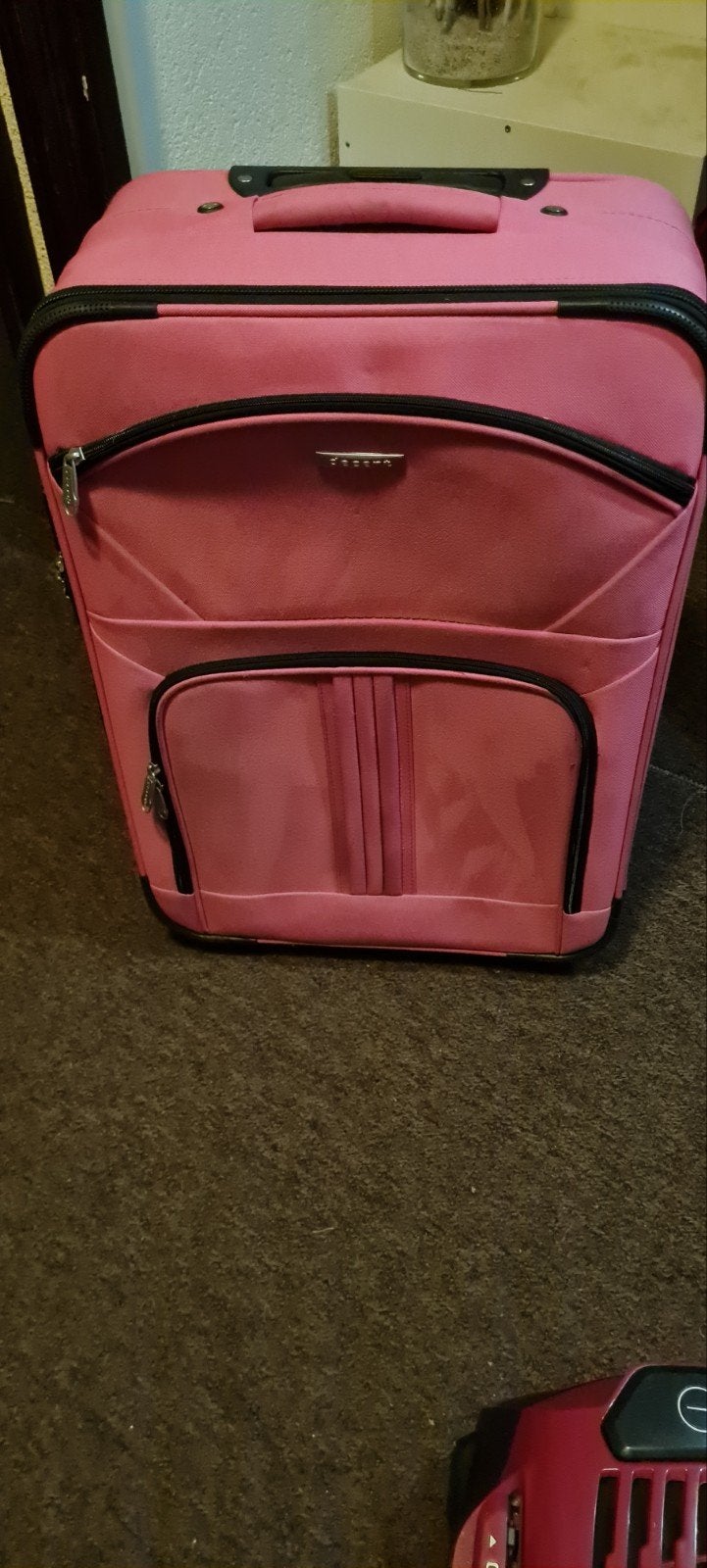 Roze koffer met wieltjes en uitschuifbare handgreep, Ophalen, Gebruikt, Roze, Uitschuifbare handgreep