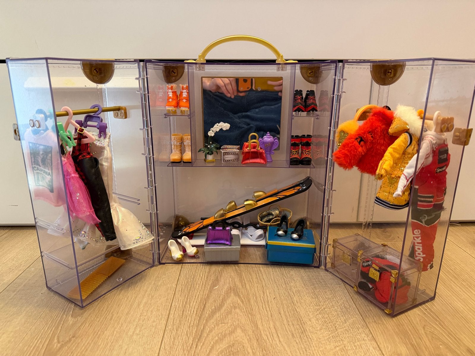 Rainbow High Deluxe Modegarderobe met 2 poppen, Ophalen of Verzenden, Zo goed als nieuw, Overige typen