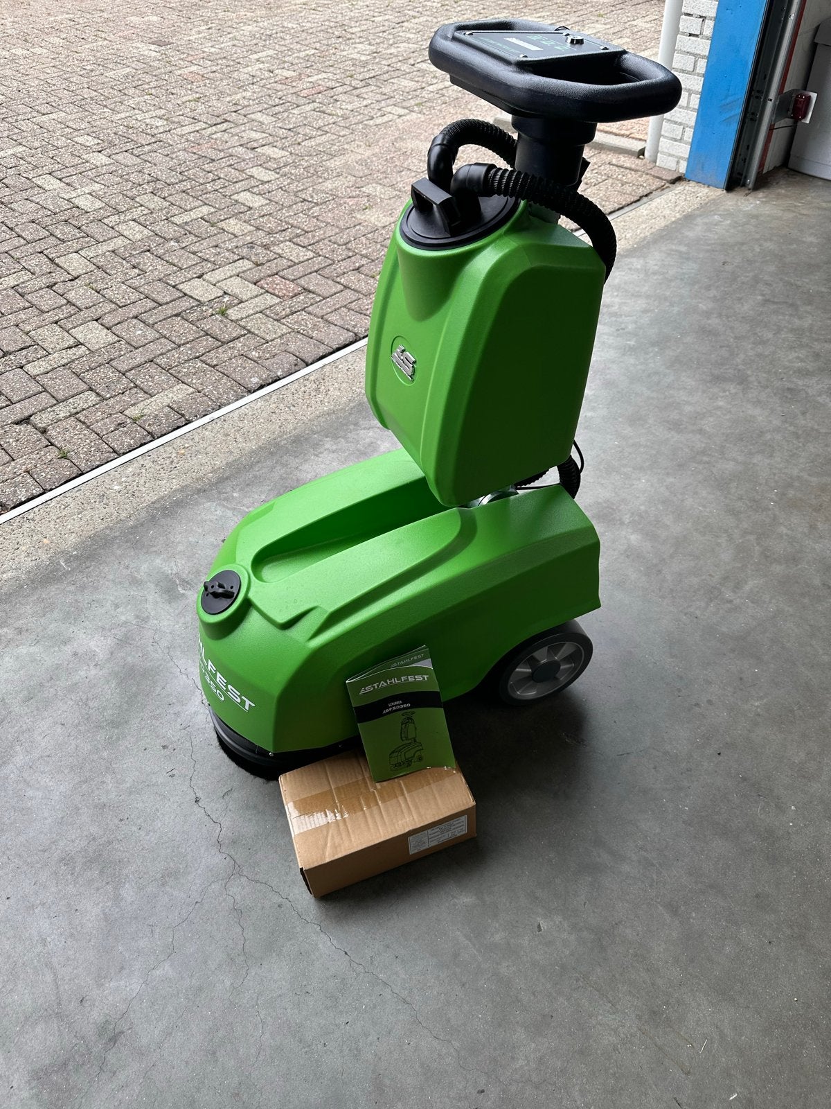 Stahlfest Scrubber SFSD350 - Nieuw en Ongebruikt, Ophalen, Nieuw, Schrobmachine
