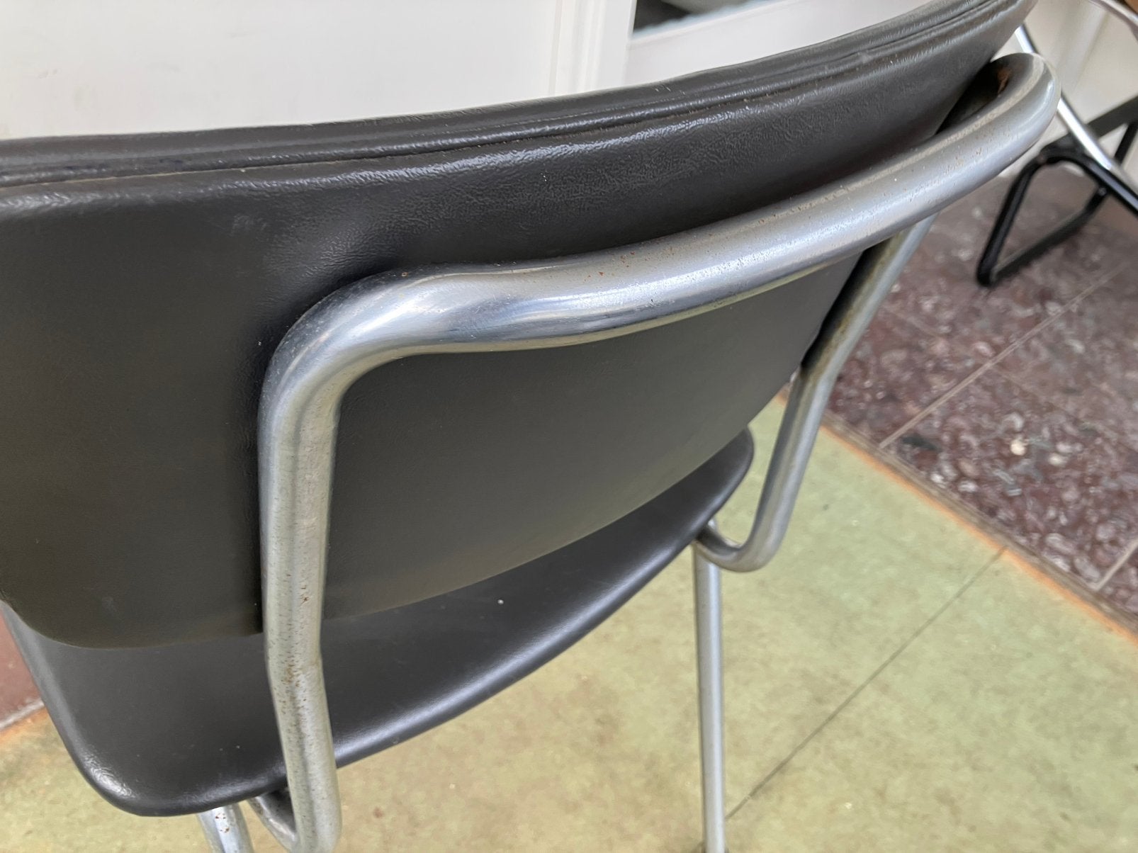 2 vintage Gispen design stoelen. Model 1231, Ophalen of Verzenden, Zo goed als nieuw, Twee