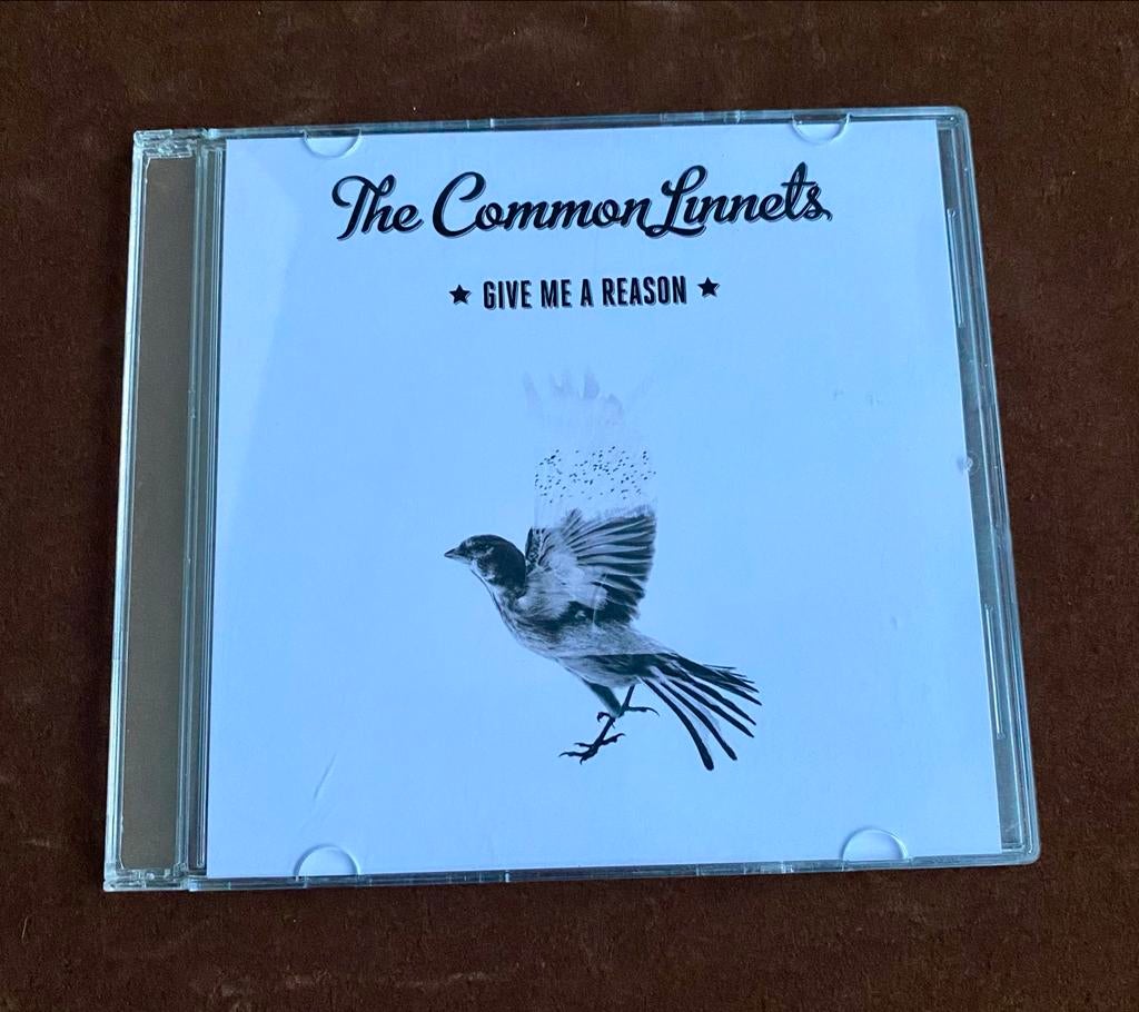 Promo single The Common Linnets - give me a reason, 1 single, Ophalen of Verzenden, Zo goed als nieuw, Pop