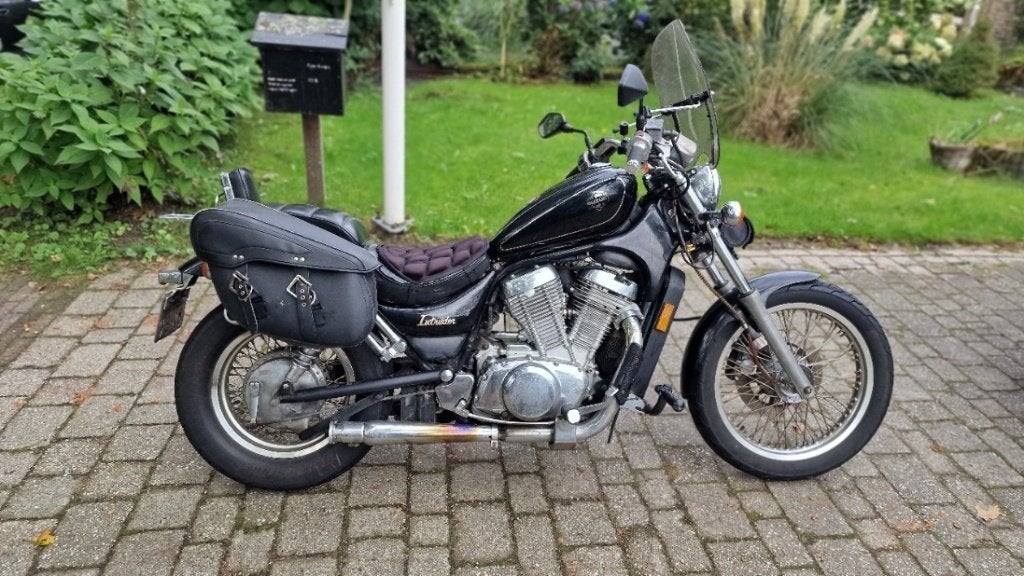 Suzuki intuder vs700 oldtimer, 700 cc, Cardan-aandrijving, 2 cilinders, Gebruikt