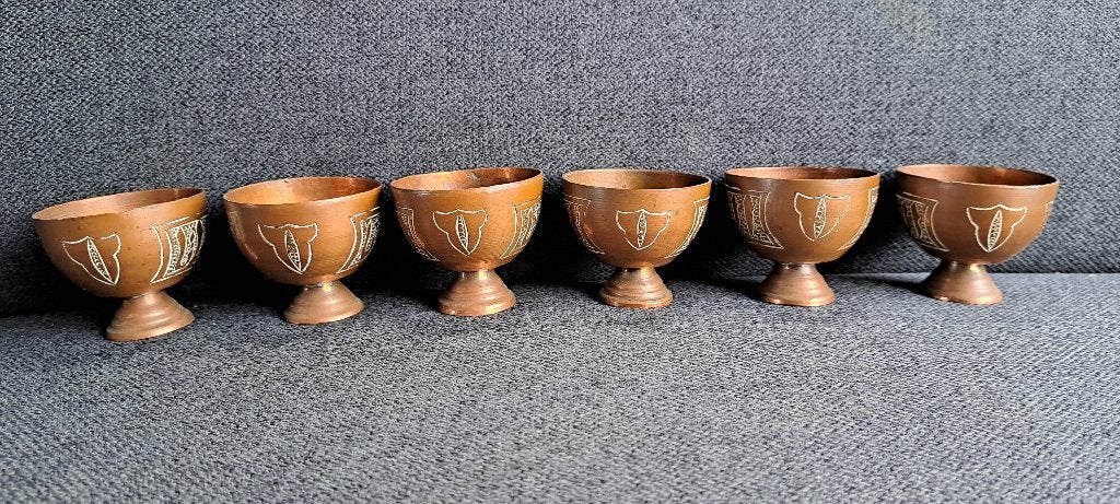 6 oude "koperen" eierdopjes, Ophalen of Verzenden