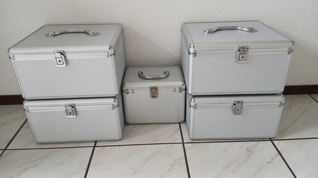 5 CD/DVD DJ cades/opbergkoffers voor 1326 CD's/DVD's, Sieraden, Tassen en Uiterlijk, Koffers, Ophalen of Verzenden, Metaal