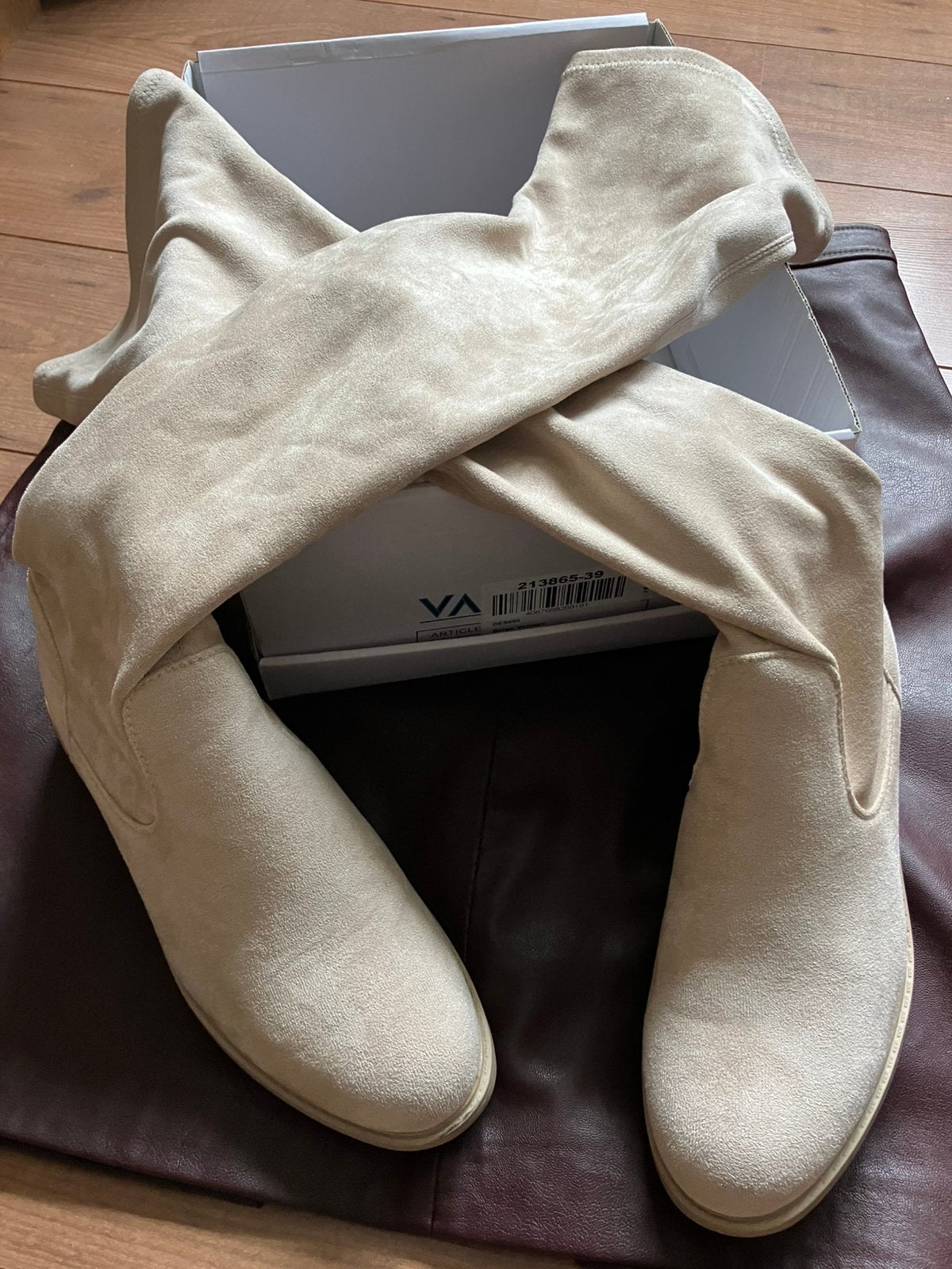 Zandkleurige Dameslaarsen maat 39 Van Hill by About you, Kleding | Dames, Schoenen, Hoge laarzen, Beige, Ophalen of Verzenden