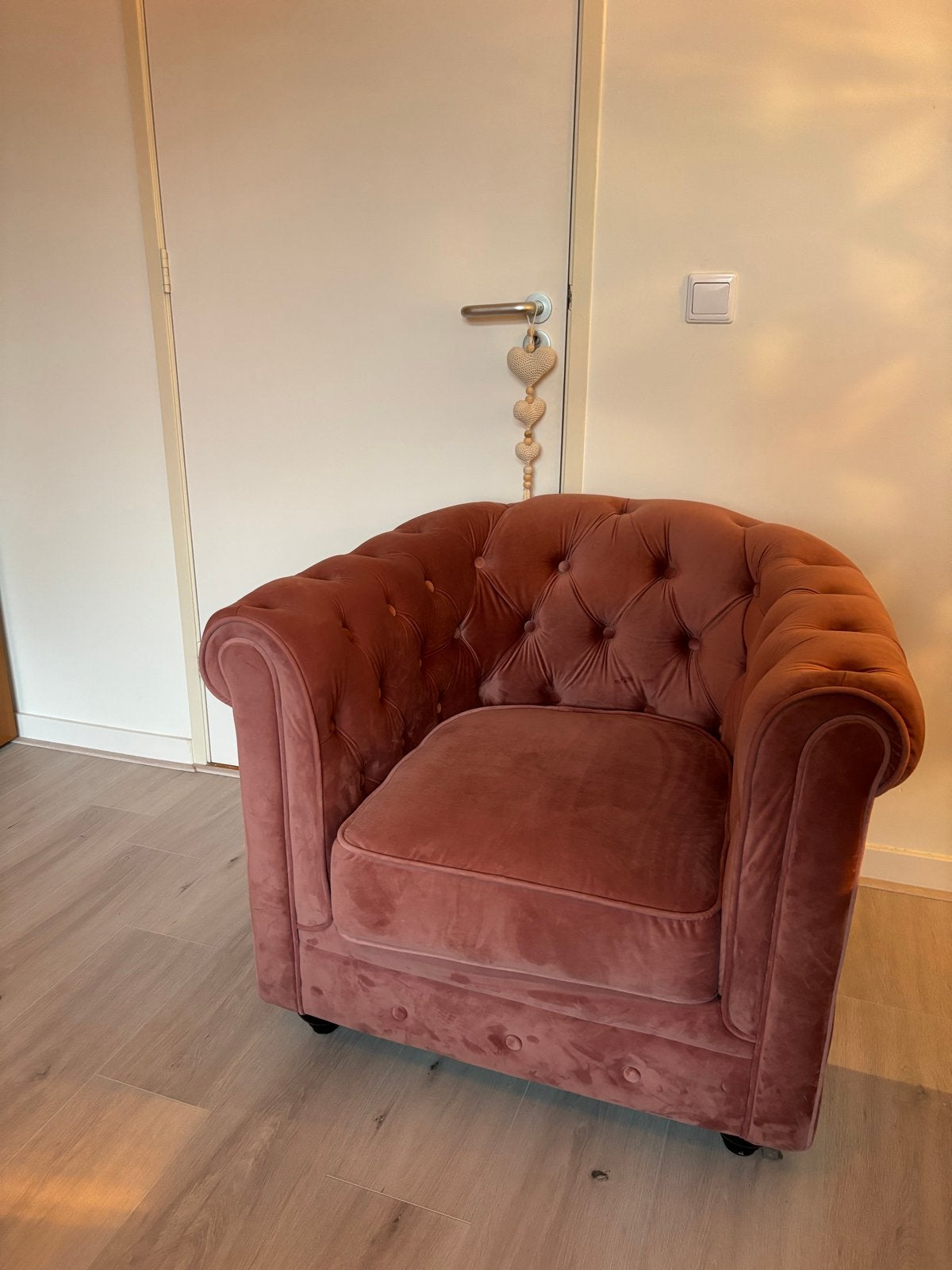 Chesterfield fauteuil roze velours, Ophalen, Zo goed als nieuw, Stof, 75 tot 100 cm