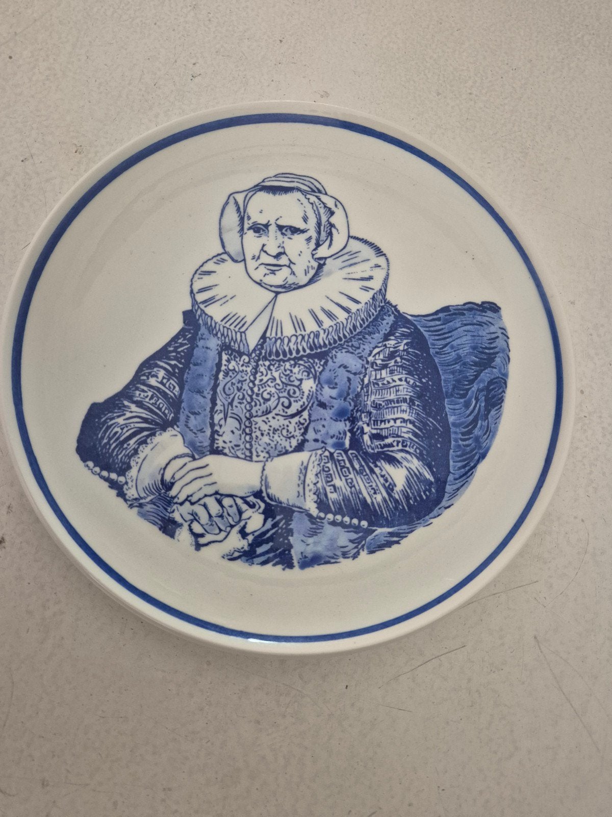 Delfts Blauw Wandbord - Vrouw in Traditionele Kleding, Antiek en Kunst, Ophalen of Verzenden