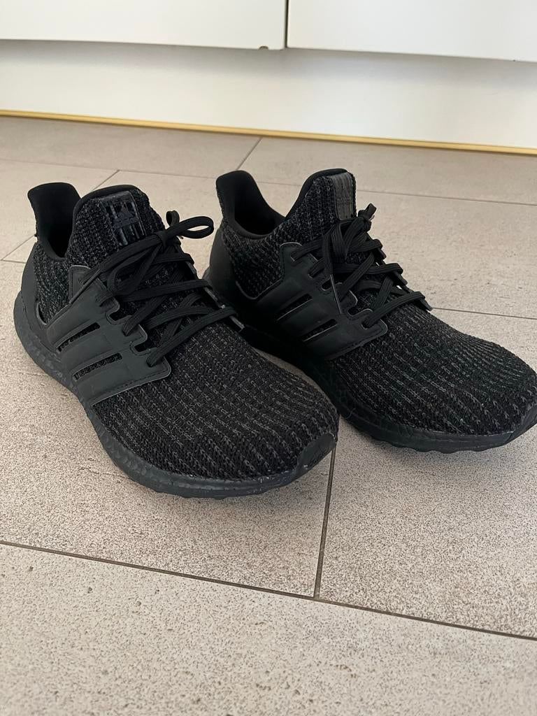 Adidas Ultraboost maat 43 1/3, Ophalen of Verzenden, Zo goed als nieuw, Zwart, Sneakers of Gympen