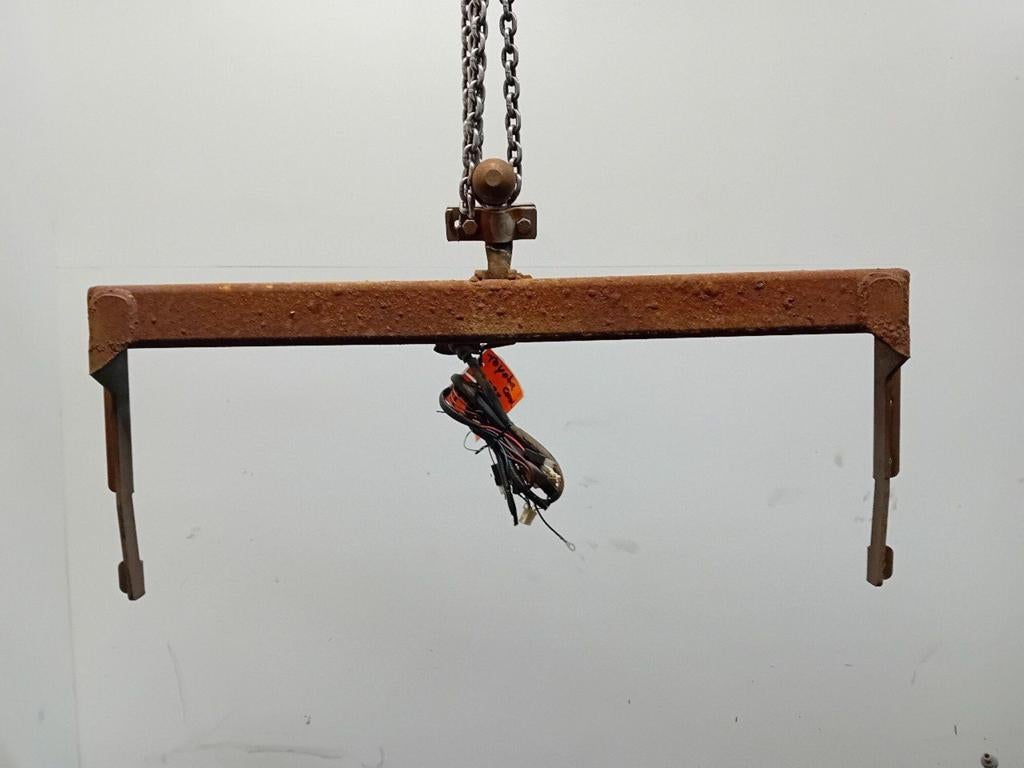 Trekhaak Toyota Corolla, Van der Ven Autorecycling B.V., Herkomst onderdeel bekend, Onderdelen@venauto.nl, Ettenseweg 76, 4706 PB Roosendaal, The Netherlands