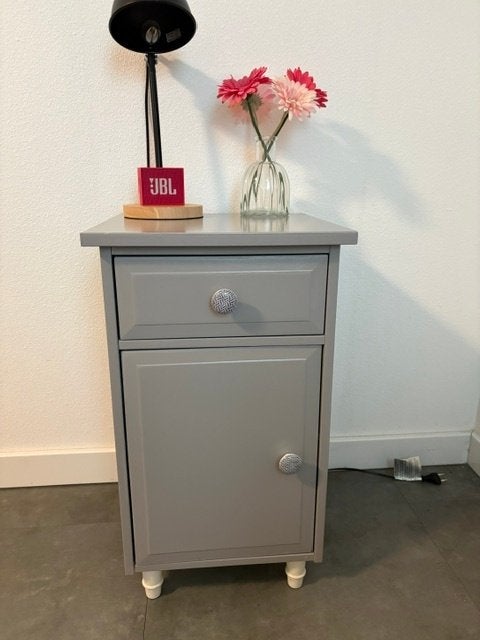 Grijs IKEA HEMNES Kastje – Tienerkamer / Gang / Hal, Huis en Inrichting, Ophalen, Minder dan 45 cm, 55 tot 70 cm, Zo goed als nieuw