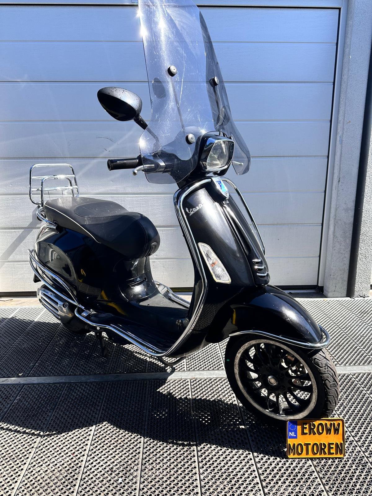 Vespa sprint 2018 blauw kenteken volle beugels zip vespa, Fietsen en Brommers, Brommeronderdelen | Scooters, Ophalen of Verzenden