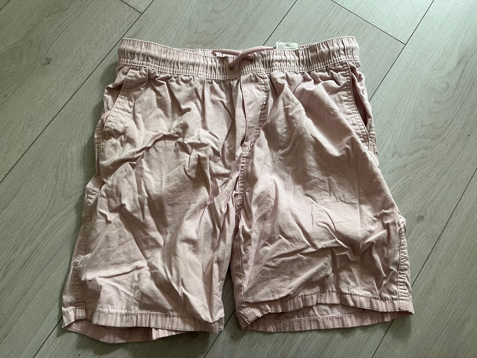 Lichtroze korte broek maat 170, Ophalen of Verzenden, Zo goed als nieuw, Jongen, Broek