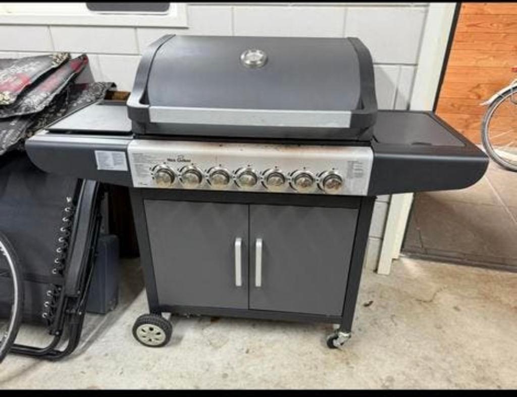 Grote gasbarbecue met zijbrander en opbergruimte, Ophalen, Gebruikt