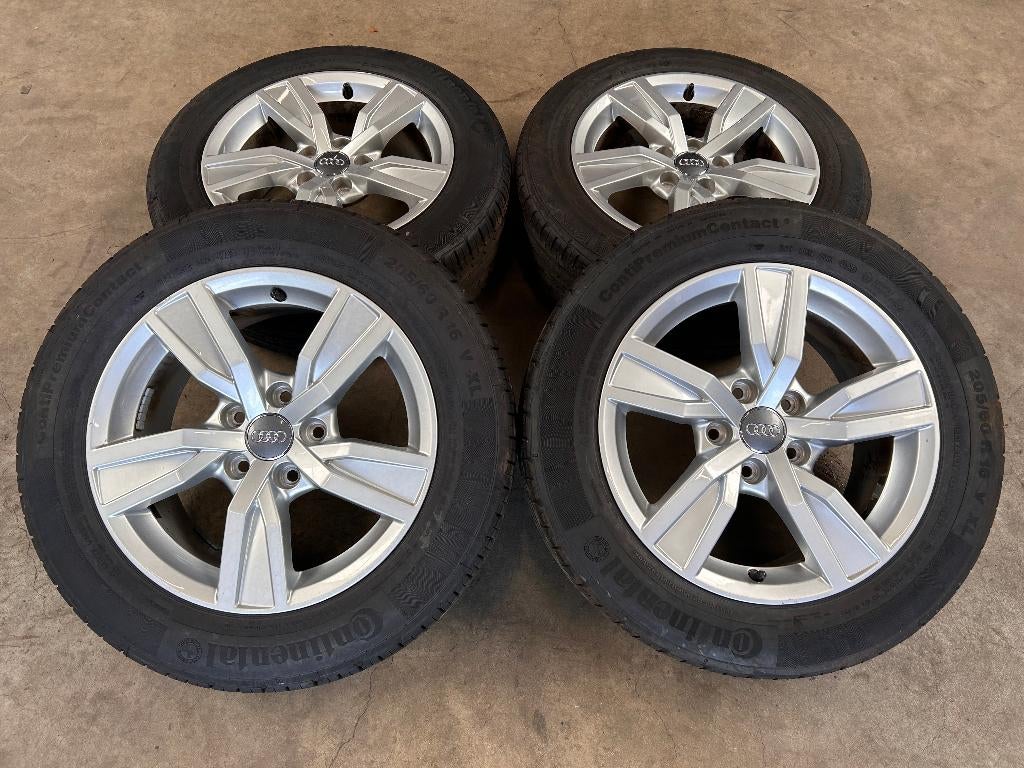 DIV. 16 inch originele velgen + zomerbanden Audi A4 B8 B9