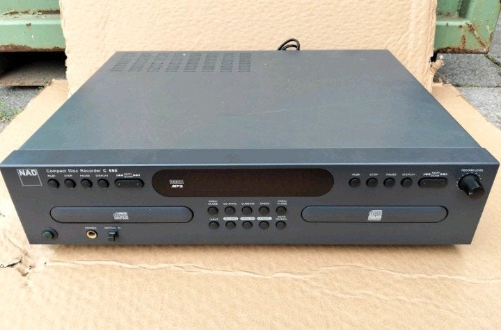 NAD Compact Disc Recorder C 660 - CD-speler en -recorder, Verzenden, Zo goed als nieuw, Overige merken, Wisselaar